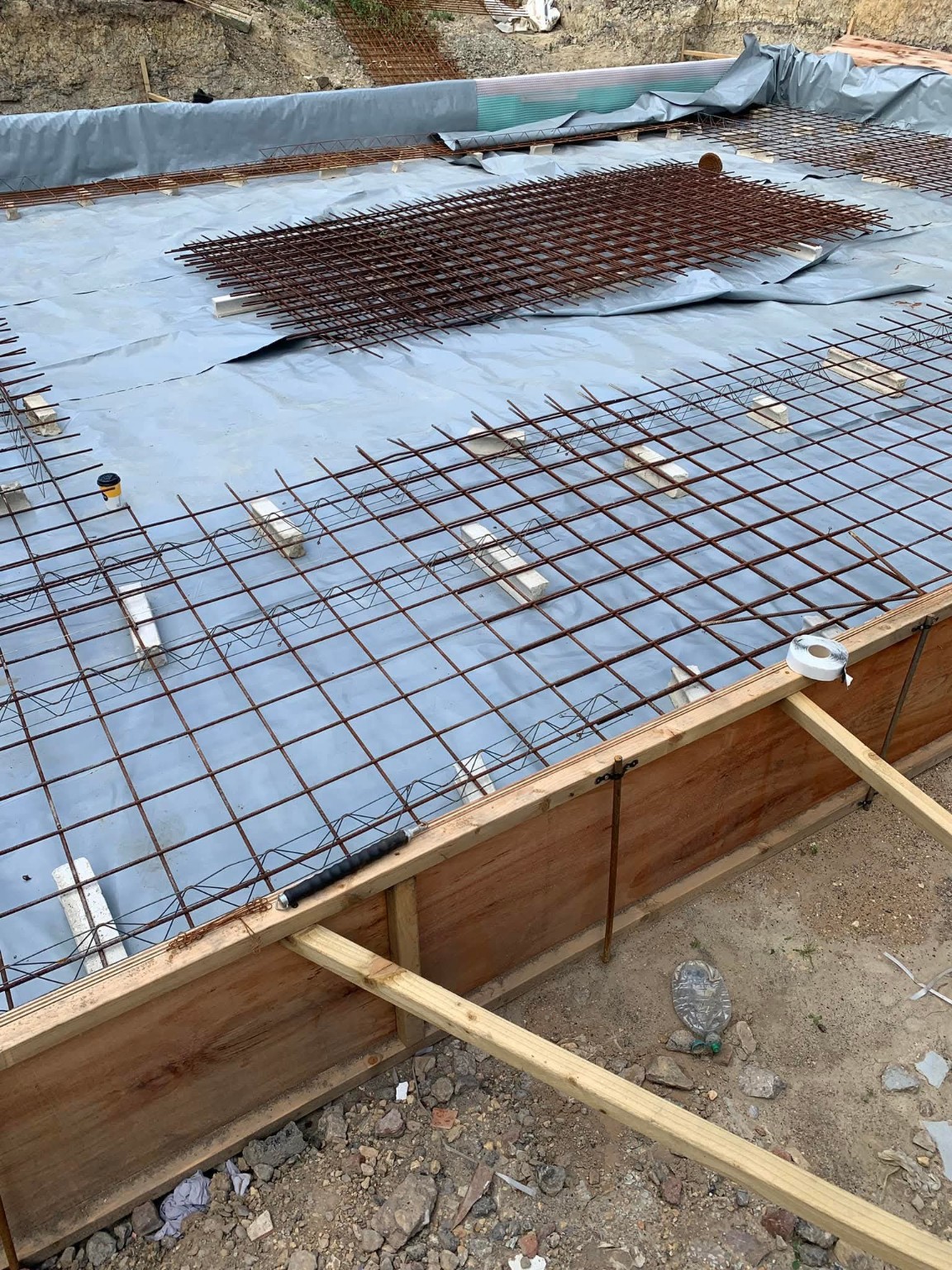 Steel reinforcement mesh for foundation construction